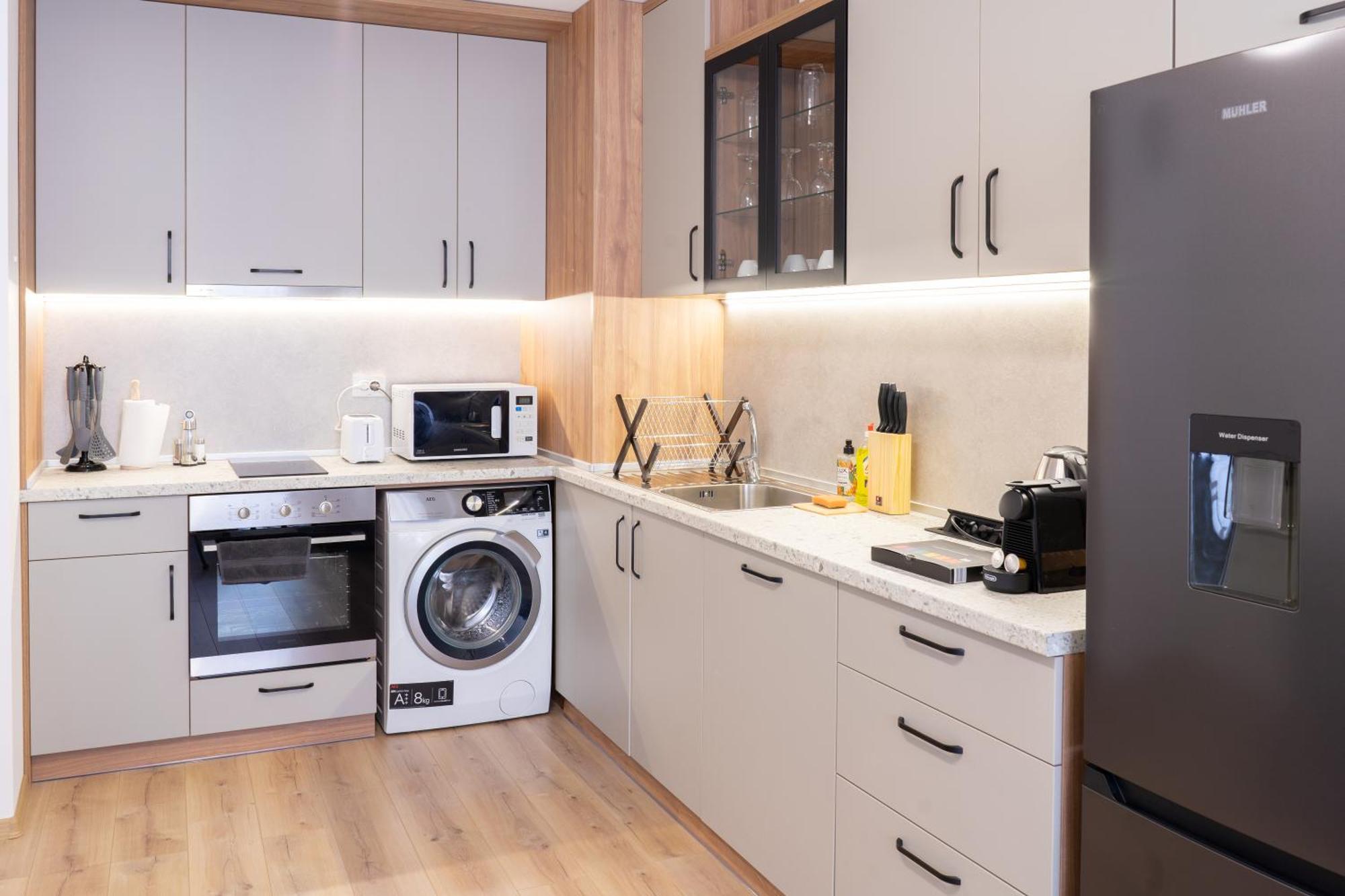 New Modern & Cozy Apartment With Free Parking Varna Buitenkant foto